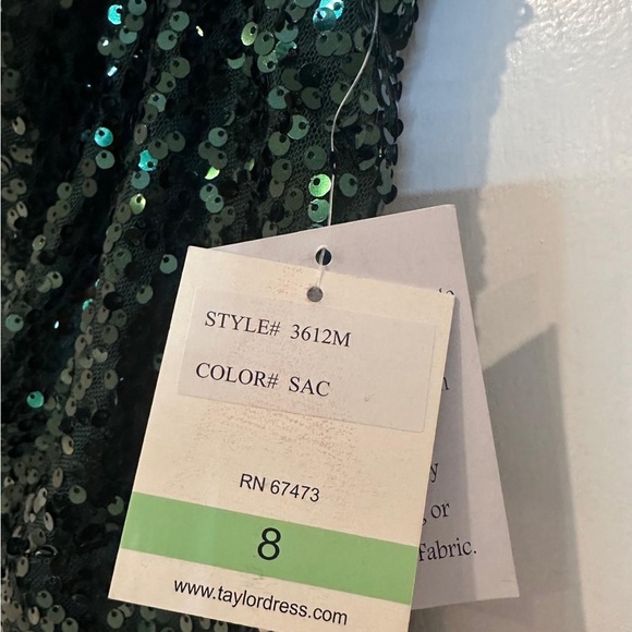 Taylor’s dress size 8 shimmer green - Picture 4 of 5